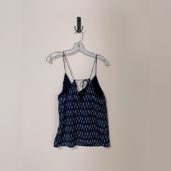 Banana Republic Blouse Perfect for Work or a Night Out - Picture 4 of 4